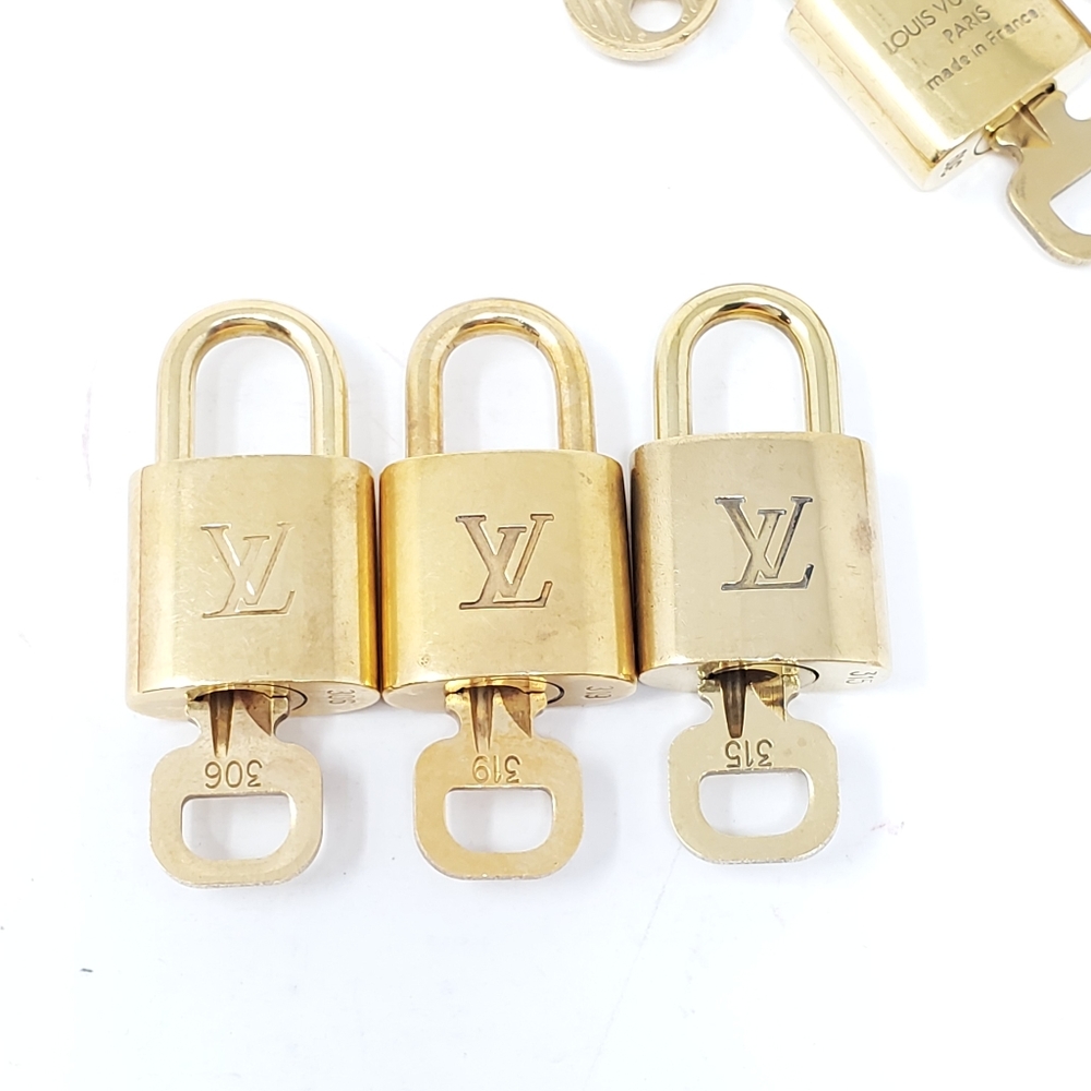100% Authentic Louis Vuitton 1 Locks and 1 Key - Picture 11 of 13